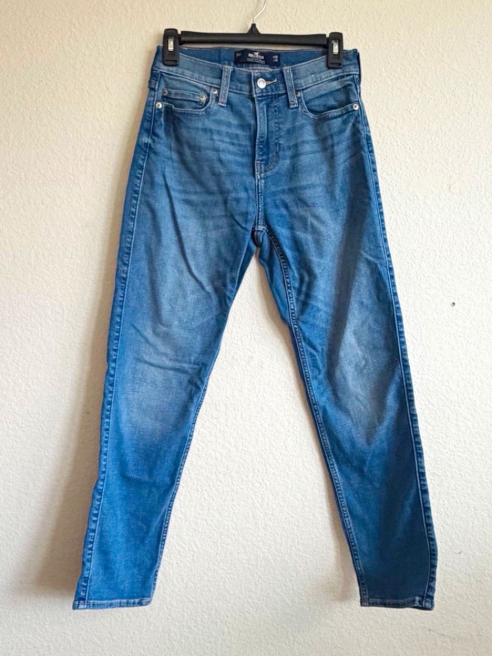 Hollister Athletic Slim Straight Mens Size 26 x 30 (Inseam is 28") Denim Jeans